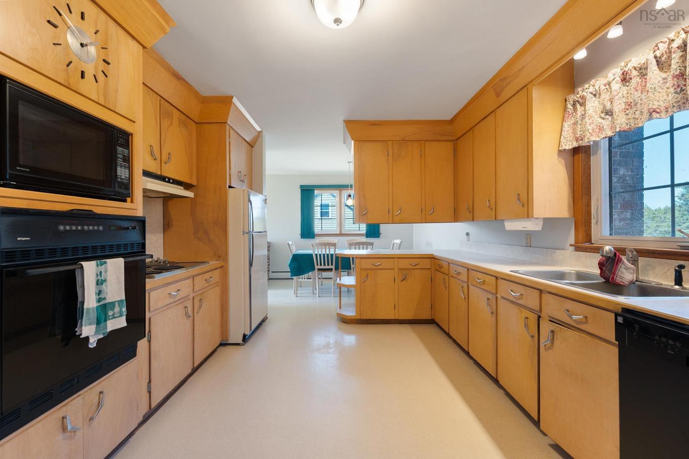 5996 Highway 1, Mavillette, NS