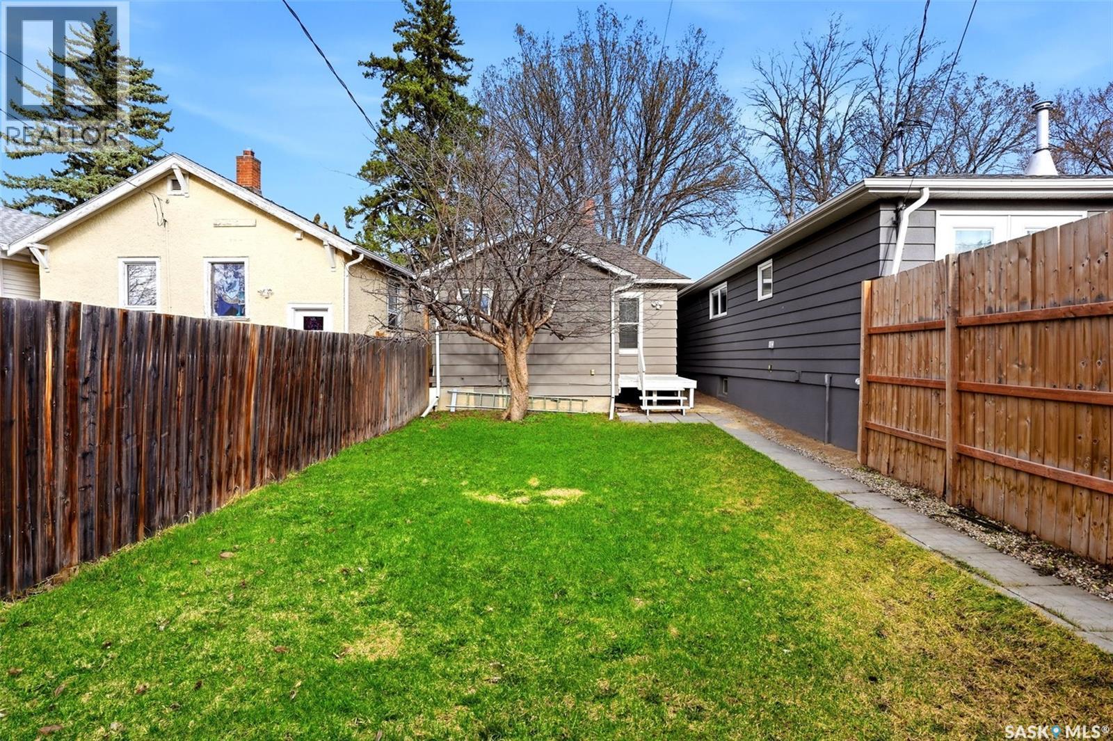 2634 Atkinson Street, Regina, SK - Outdoor