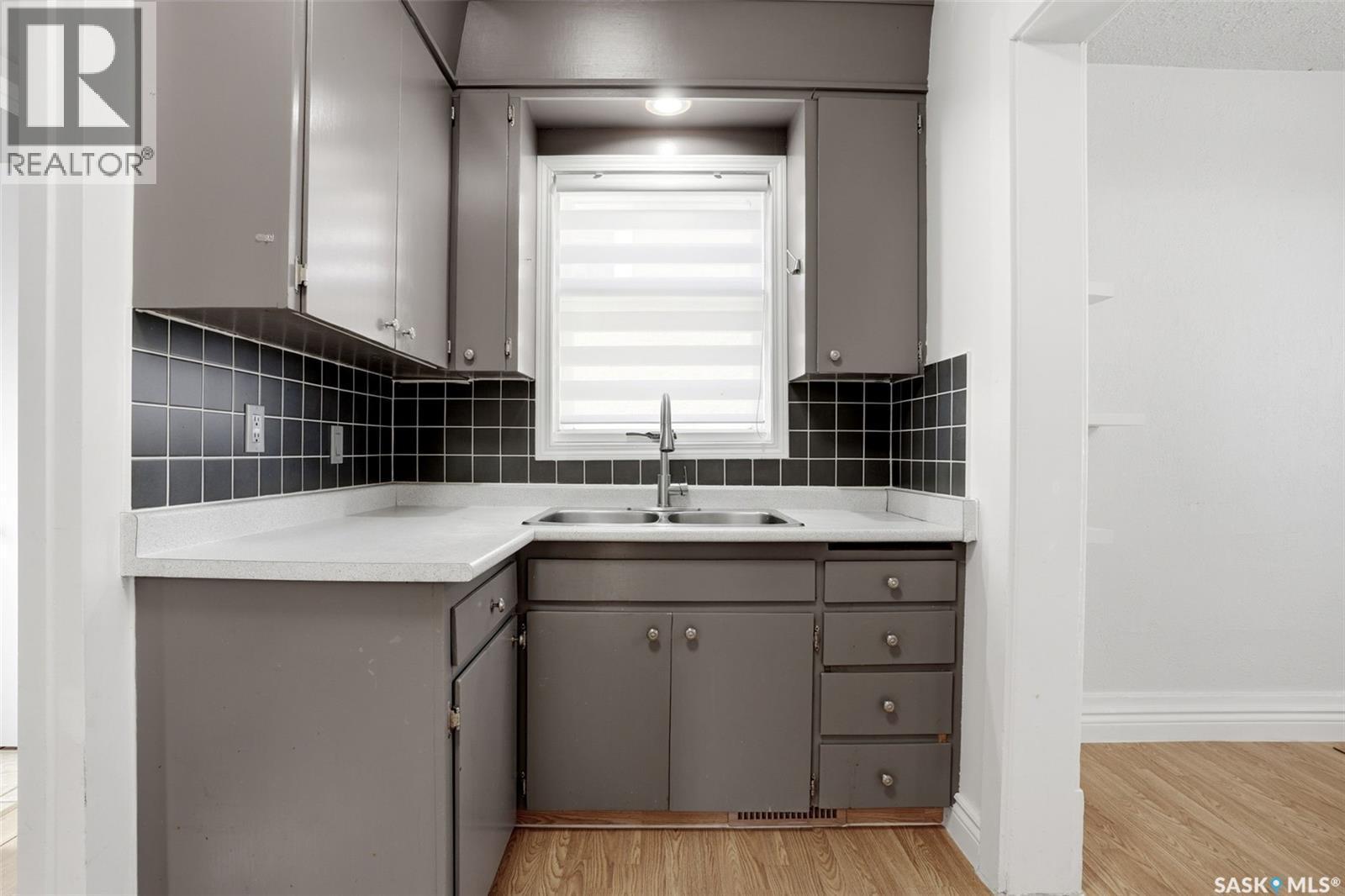 2634 Atkinson Street, Regina, SK - Indoor Photo Showing Kitchen With Double Sink