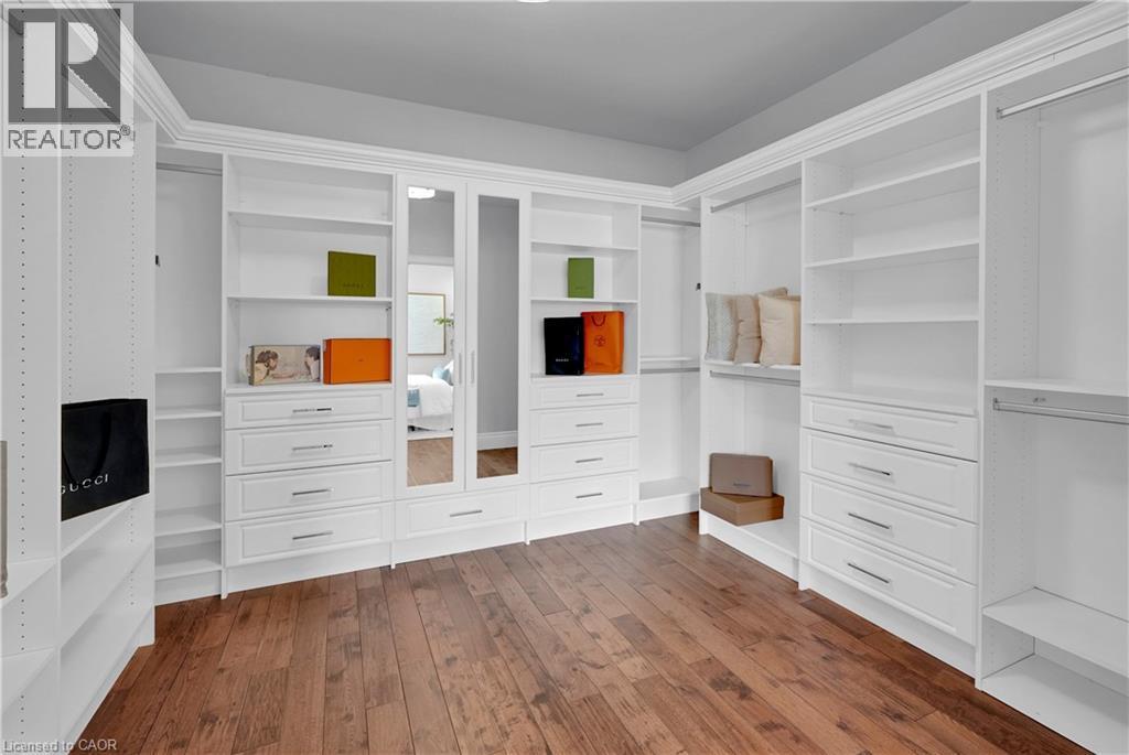 7 Riesling Court, Hamilton, ON - Indoor