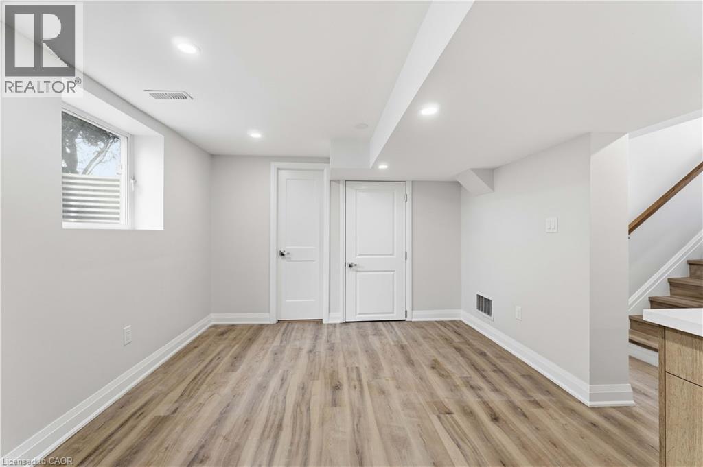 124 Mcelroy Road E Unit# 3, Hamilton, ON - Indoor Photo Showing Other Room