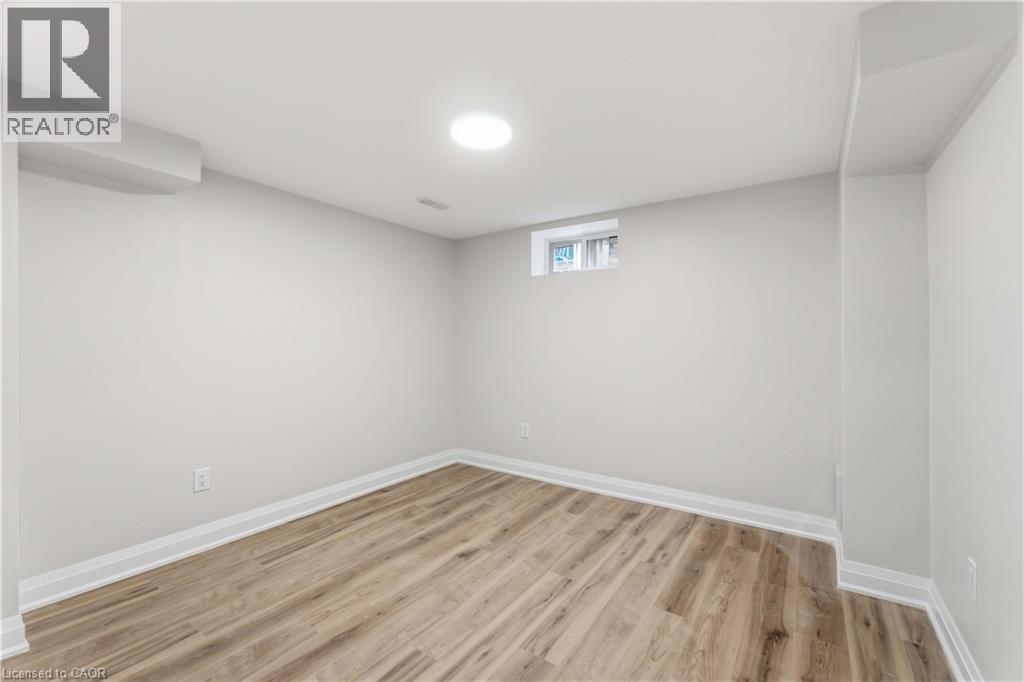 124 Mcelroy Road E Unit# 3, Hamilton, ON - Indoor Photo Showing Other Room