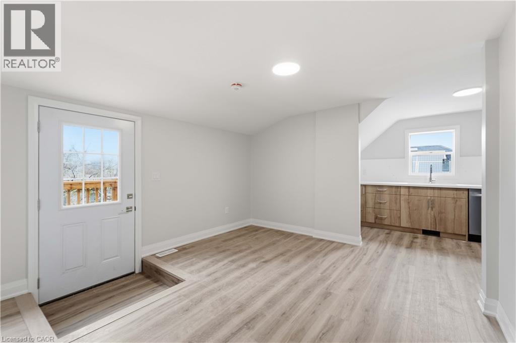 124 Mcelroy Road E Unit# 2, Hamilton, ON - Indoor Photo Showing Other Room