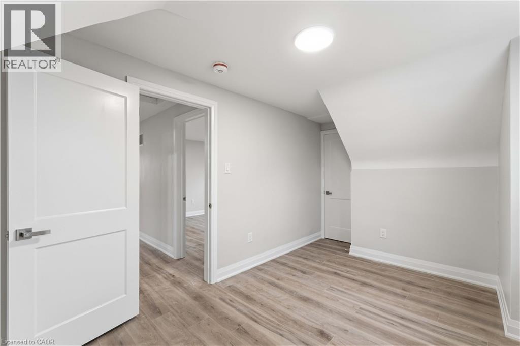 124 Mcelroy Road E Unit# 2, Hamilton, ON - Indoor Photo Showing Other Room