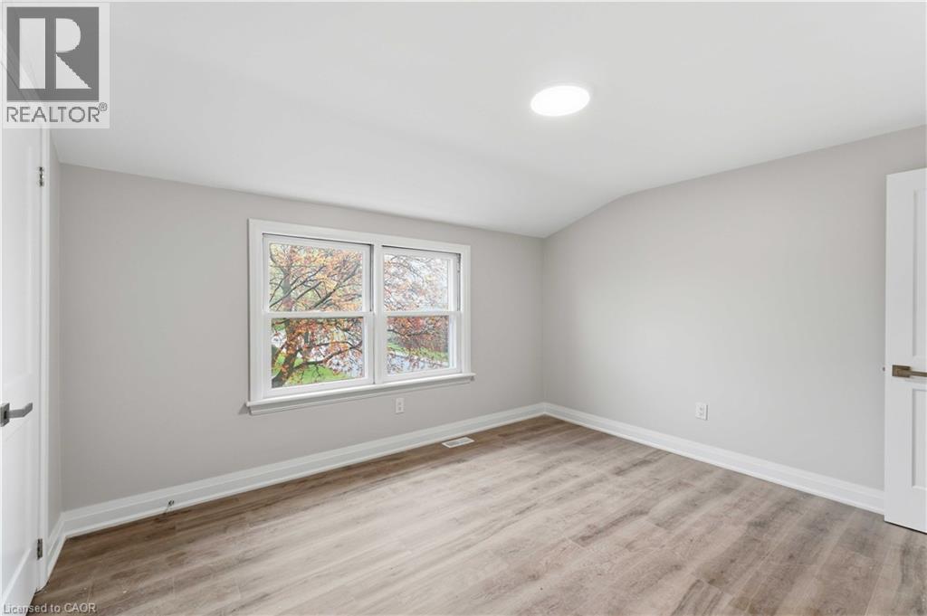 124 Mcelroy Road E Unit# 2, Hamilton, ON - Indoor Photo Showing Other Room