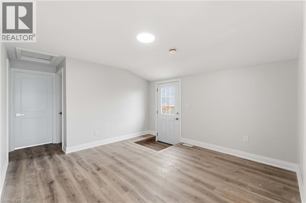 124 Mcelroy Road E Unit# 2, Hamilton, ON - Indoor Photo Showing Other Room