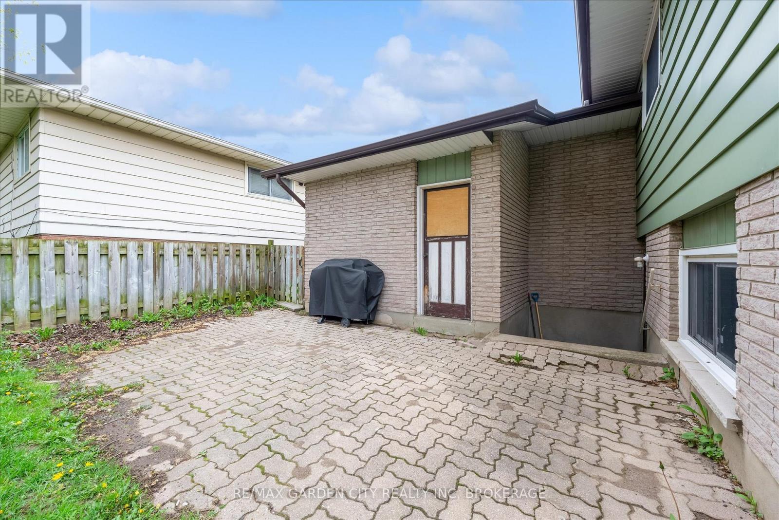 82 Linwell Road, St. Catharines (Lakeport), ON - Outdoor With Exterior
