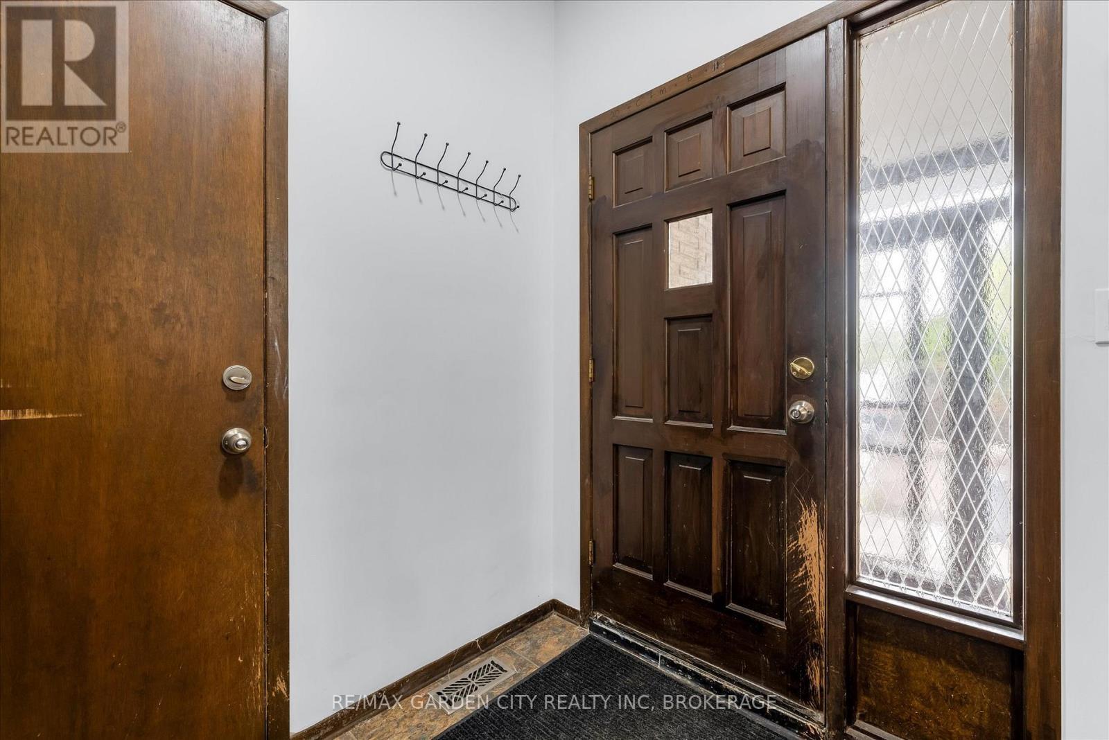 82 Linwell Road, St. Catharines (Lakeport), ON - Indoor Photo Showing Other Room