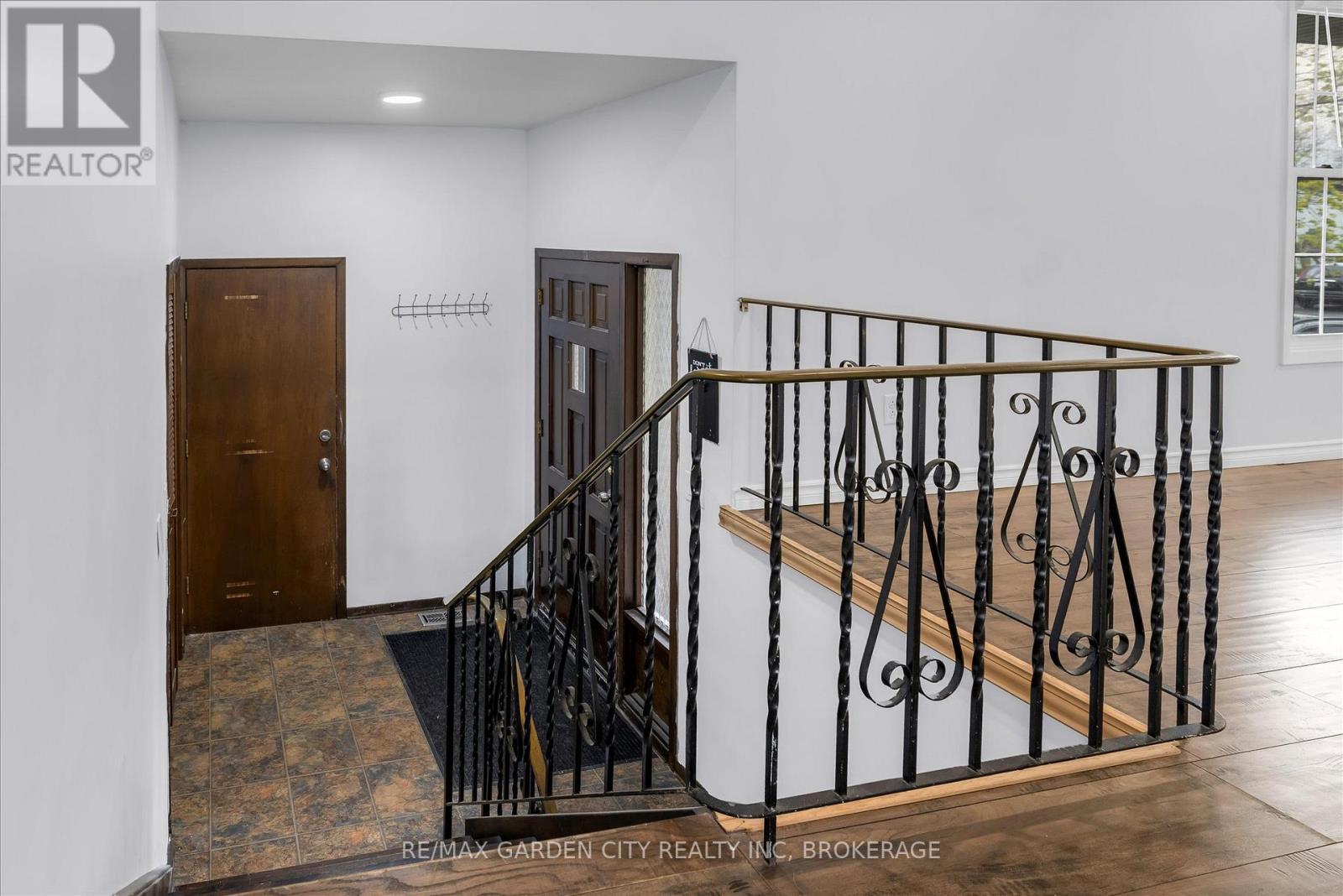 82 Linwell Road, St. Catharines (Lakeport), ON - Indoor Photo Showing Other Room