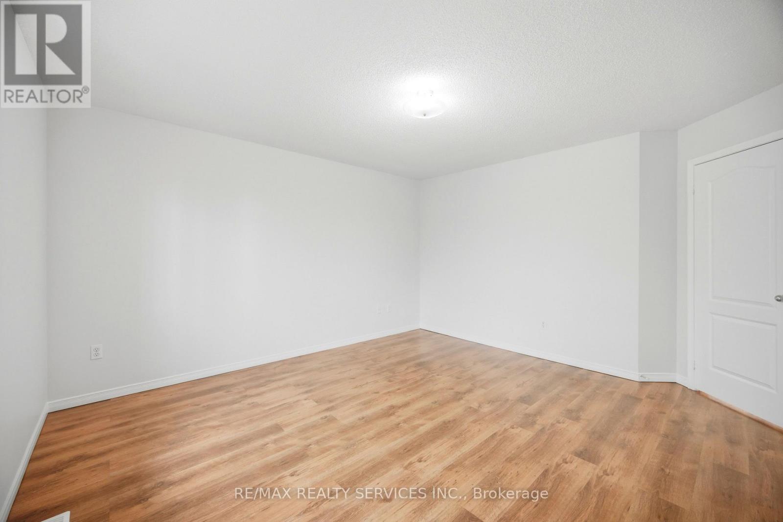 21 Upper Highlands Drive, Brampton, ON - Indoor Photo Showing Other Room
