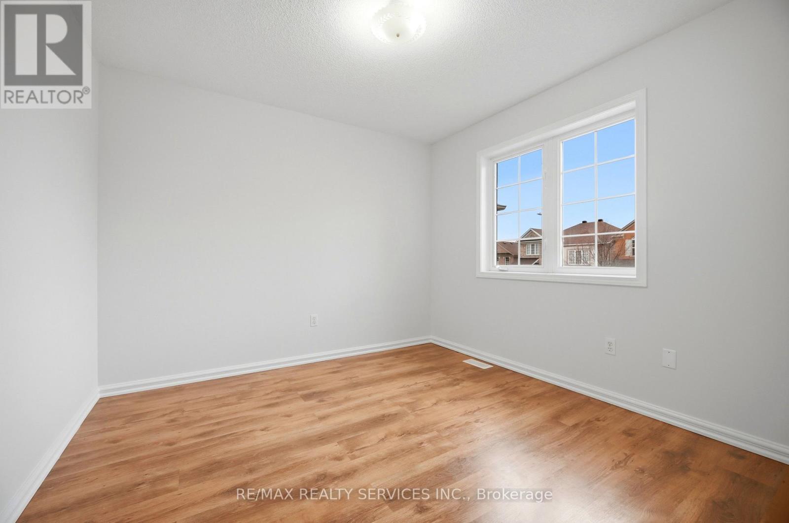21 Upper Highlands Drive, Brampton, ON - Indoor Photo Showing Other Room