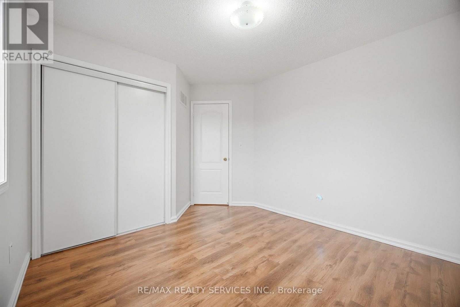 21 Upper Highlands Drive, Brampton, ON - Indoor Photo Showing Other Room