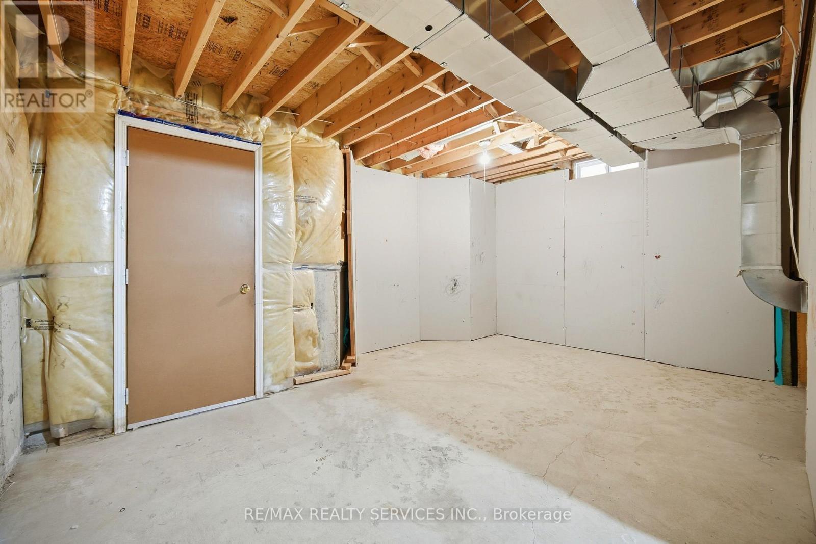 21 Upper Highlands Drive, Brampton, ON - Indoor Photo Showing Basement