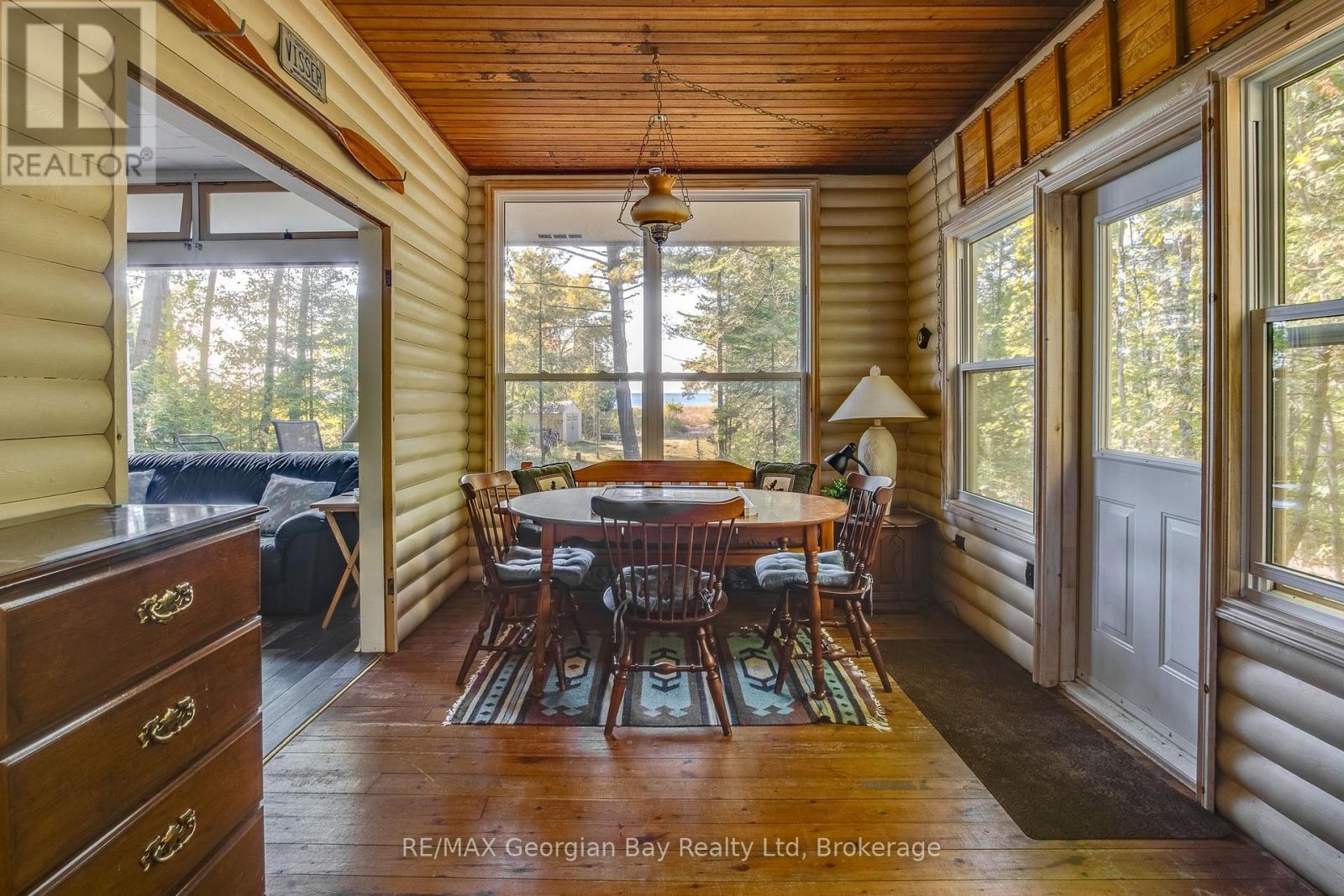 100 Nottawaga Drive, Tiny, ON - Indoor Photo Showing Dining Room