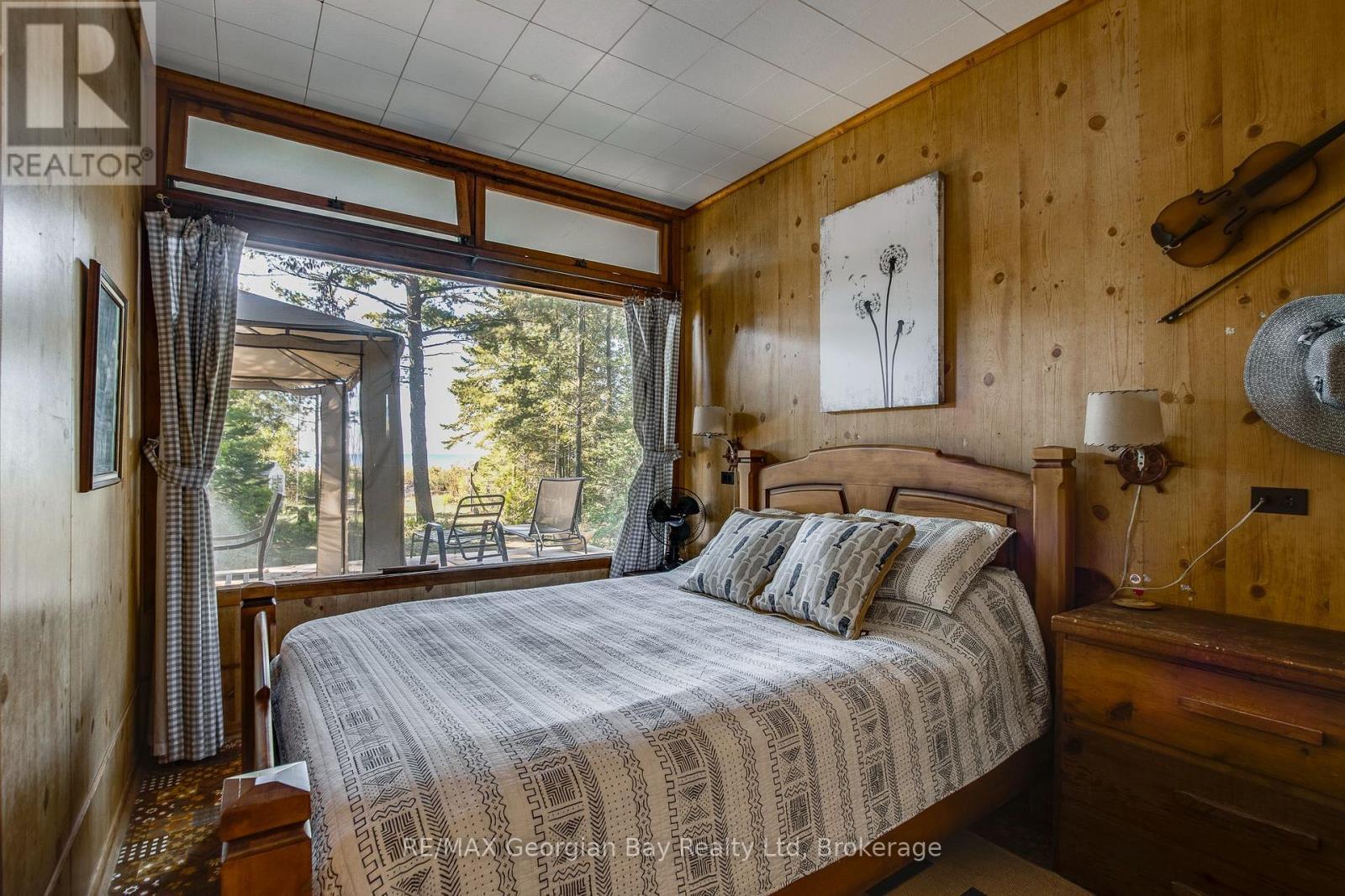 100 Nottawaga Drive, Tiny, ON - Indoor Photo Showing Bedroom