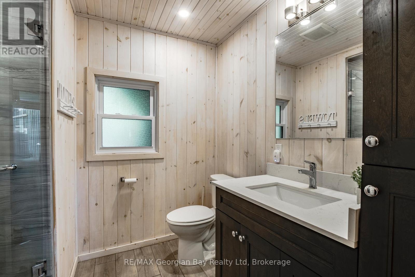 100 Nottawaga Drive, Tiny, ON - Indoor Photo Showing Bathroom