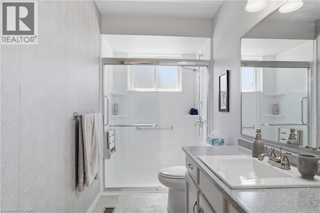 13 Fallingbrook Drive, Fonthill, ON - Indoor Photo Showing Bathroom