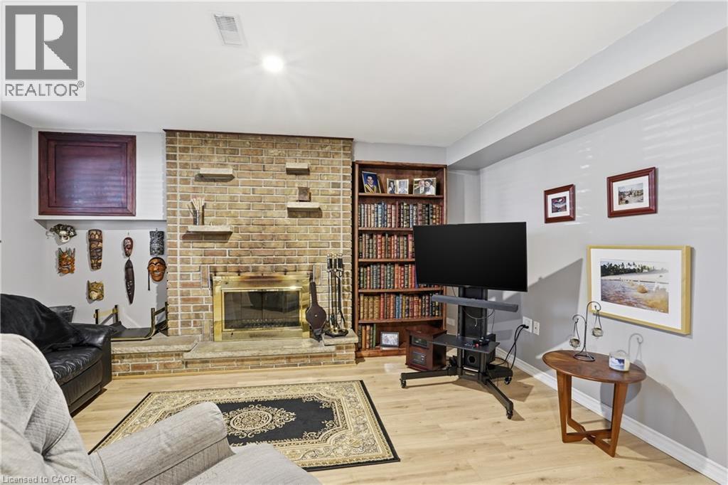 13 Fallingbrook Drive, Fonthill, ON - Indoor