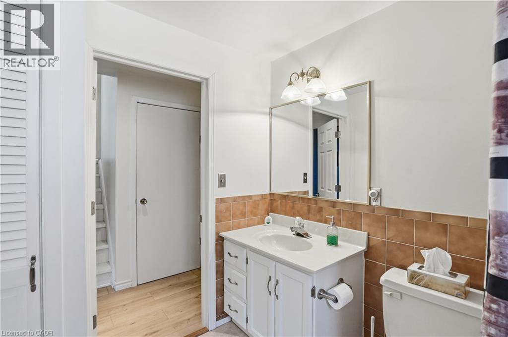 13 Fallingbrook Drive, Fonthill, ON - Indoor Photo Showing Bathroom