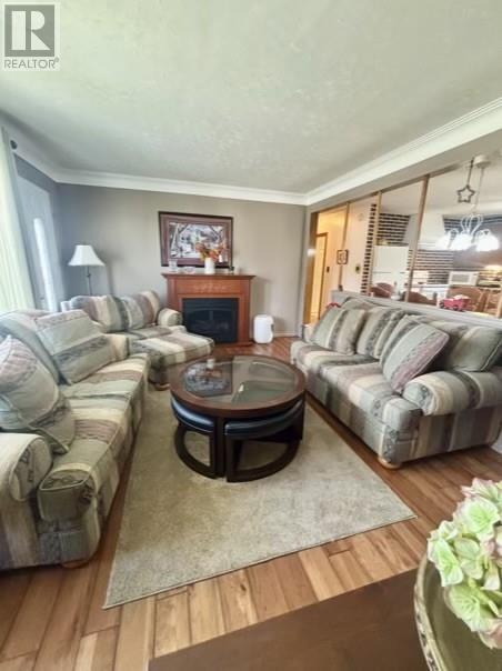148 Garson Coniston Road, Garson, ON - Indoor Photo Showing Living Room