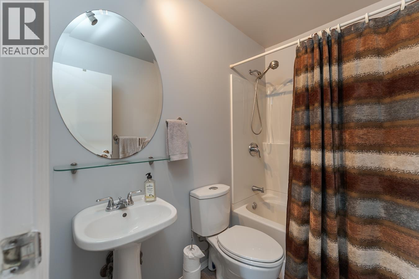 7759 Queens Crescent, Prince George, BC - Indoor Photo Showing Bathroom