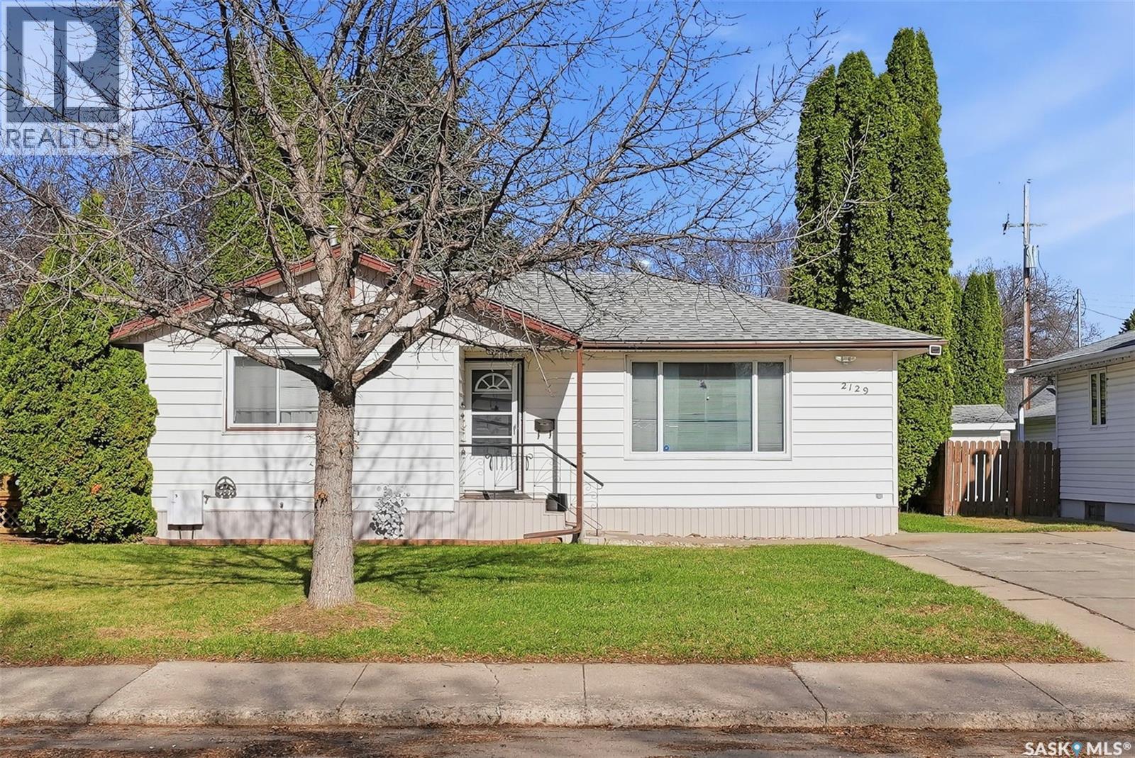 2129 Cairns Avenue, Saskatoon, SK - Outdoor