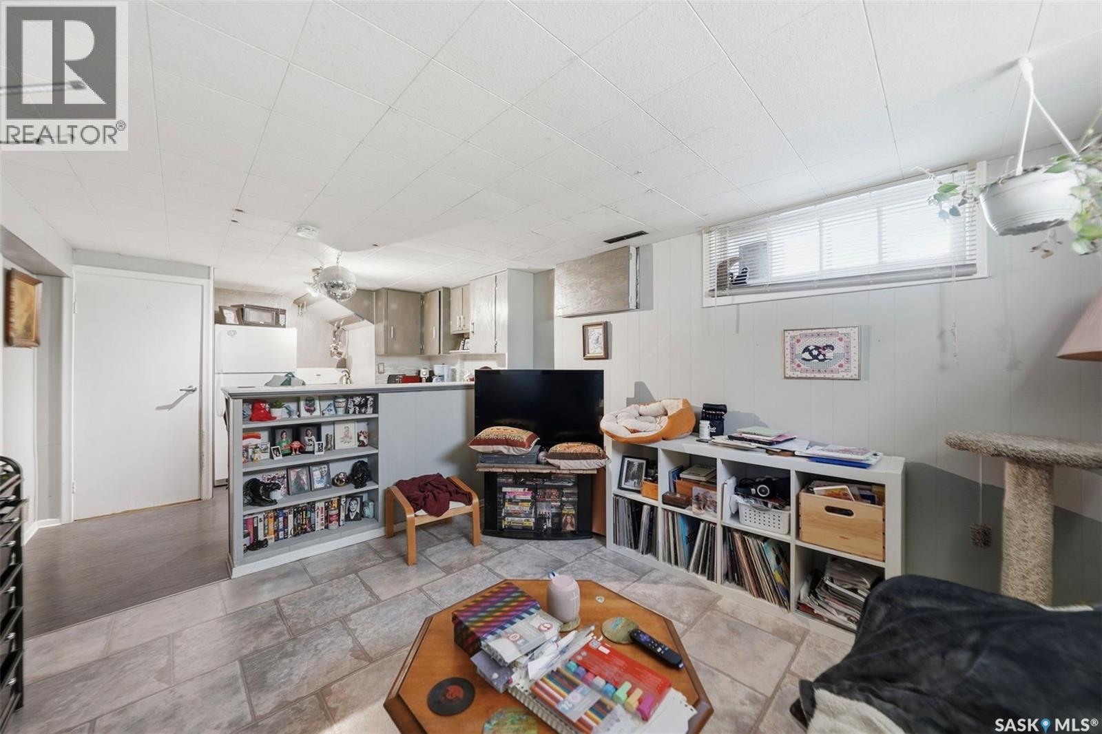 2129 Cairns Avenue, Saskatoon, SK - Indoor