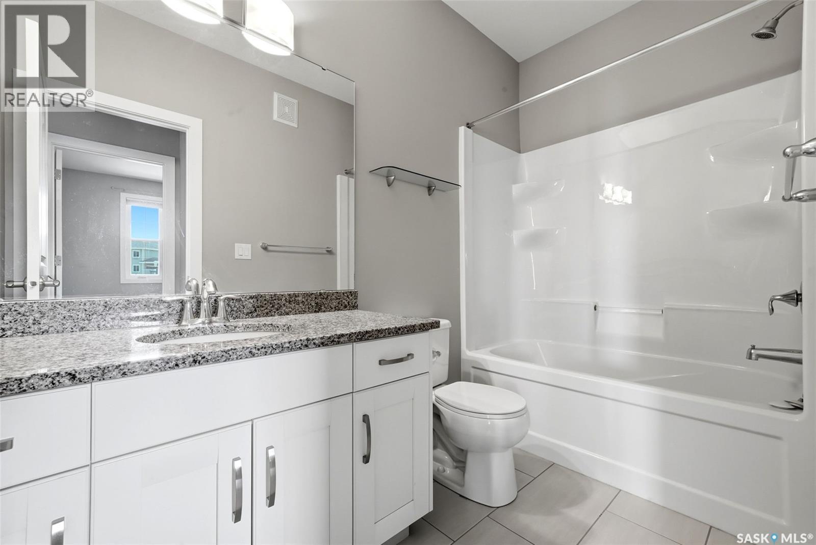 305 1515 Anson Road, Regina, SK - Indoor Photo Showing Bathroom