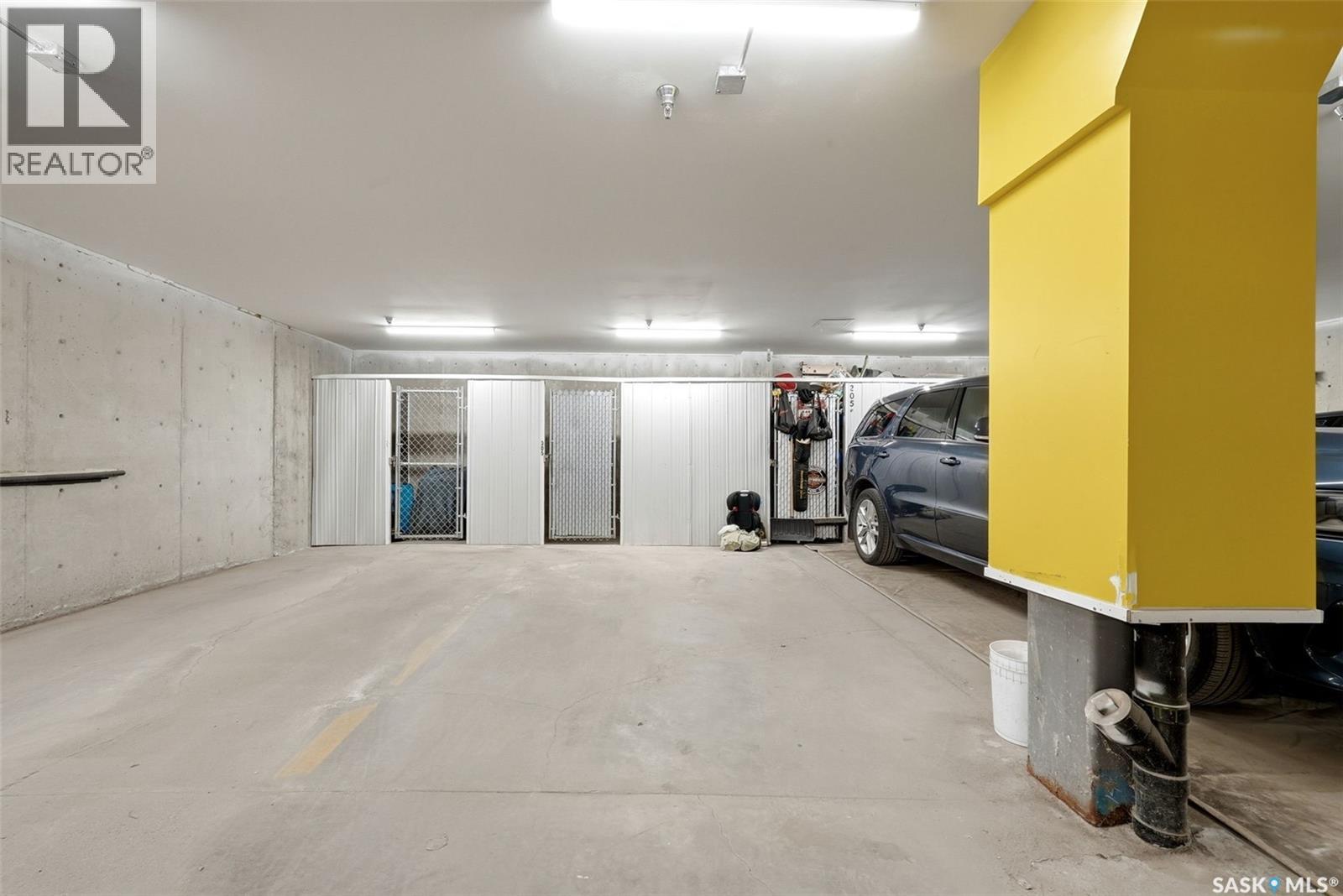 305 1515 Anson Road, Regina, SK - Indoor Photo Showing Garage