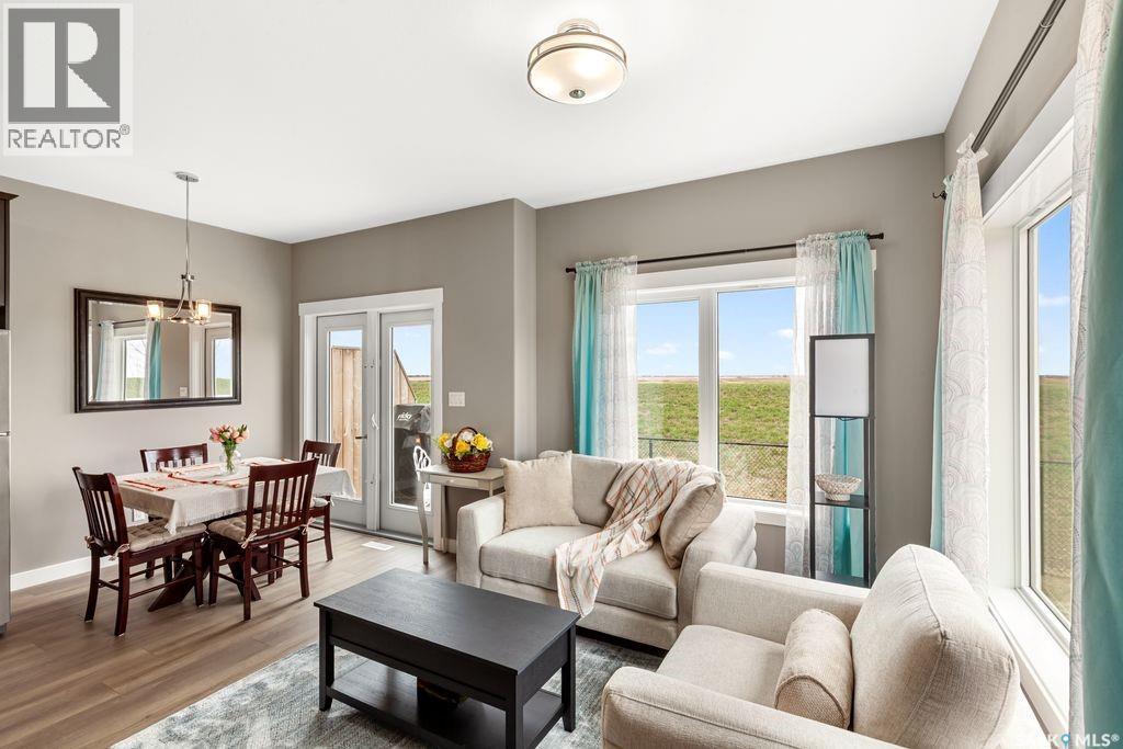 37 510 Kloppenburg Crescent, Saskatoon, SK - Indoor Photo Showing Living Room