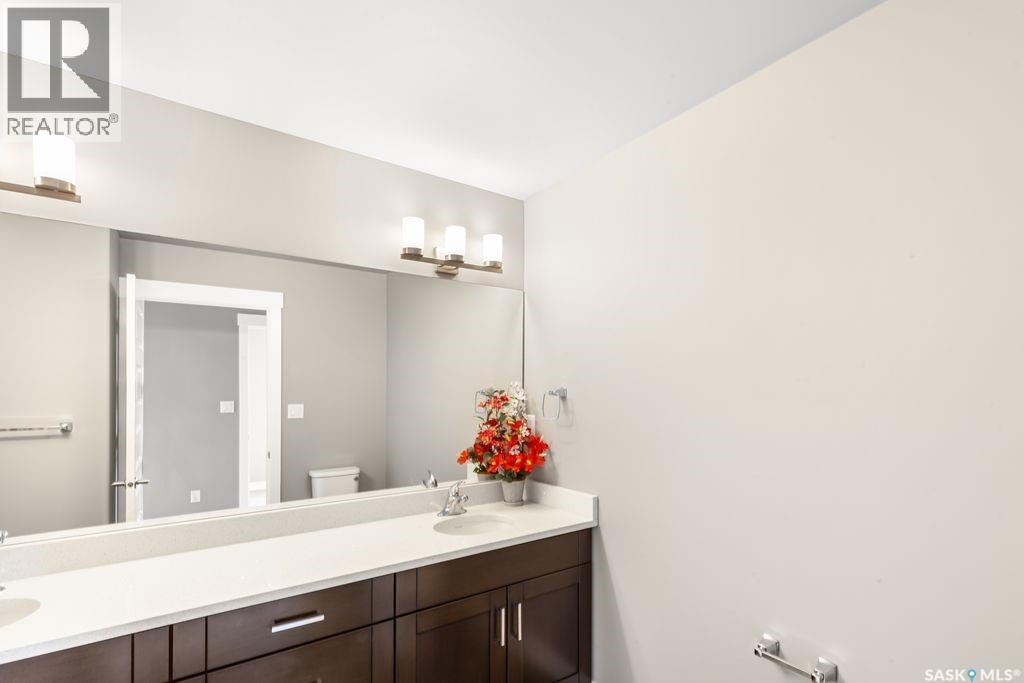 37 510 Kloppenburg Crescent, Saskatoon, SK - Indoor Photo Showing Bathroom
