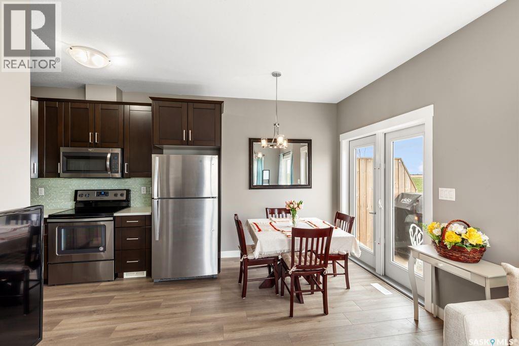 37 510 Kloppenburg Crescent, Saskatoon, SK - Indoor Photo Showing Kitchen