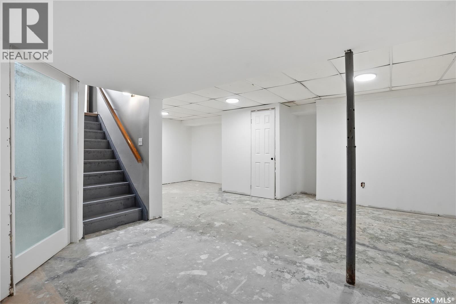 1630 1St Avenue N, Regina, SK - Indoor