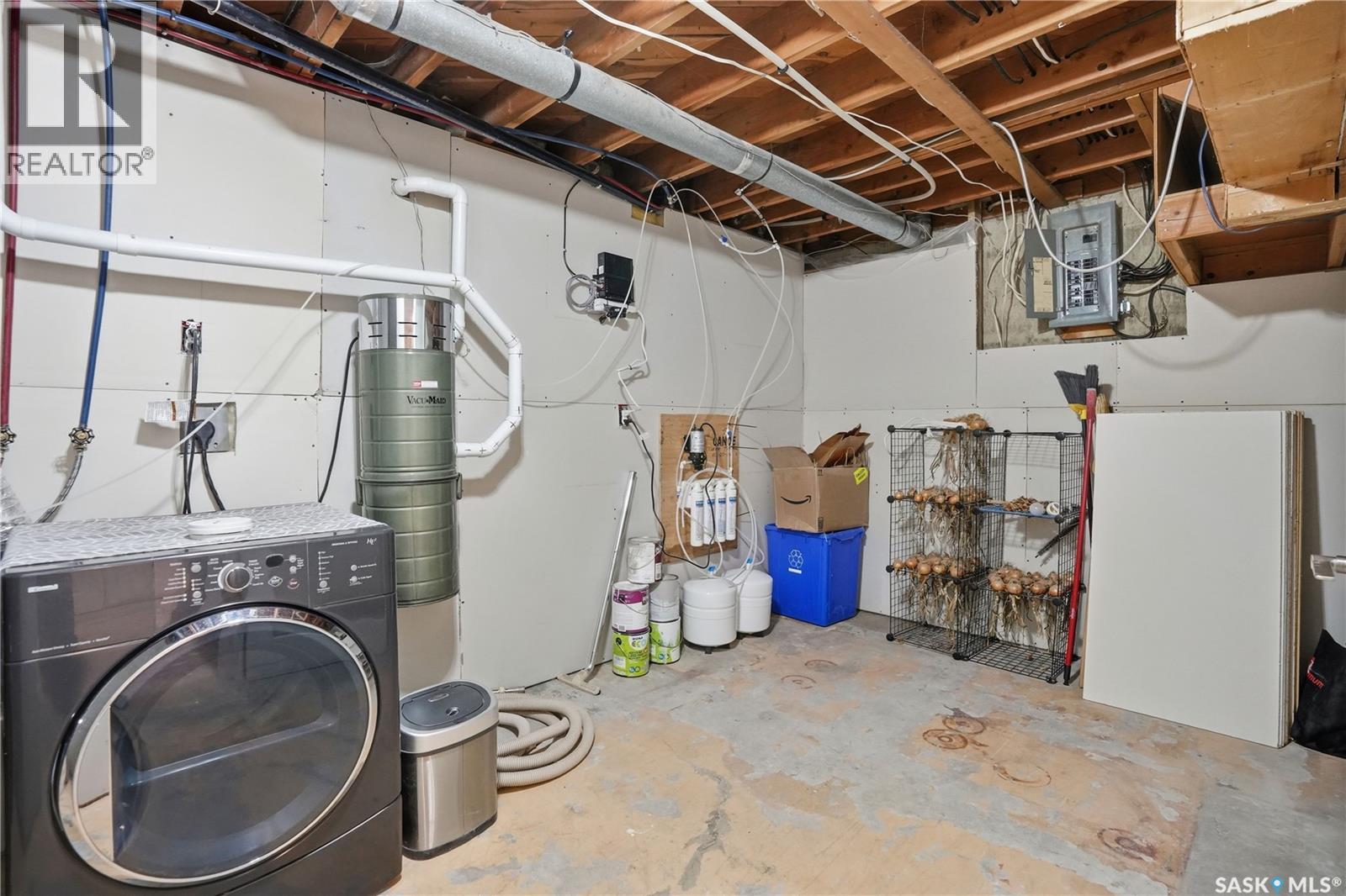 1630 1St Avenue N, Regina, SK - Indoor Photo Showing Laundry Room