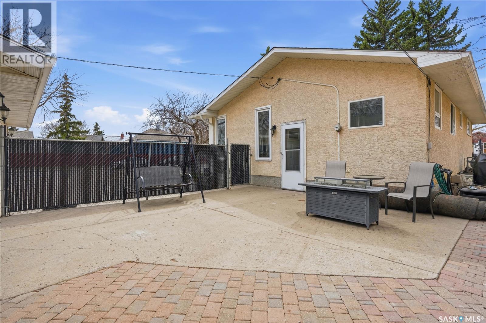 1630 1St Avenue N, Regina, SK - Outdoor With Exterior