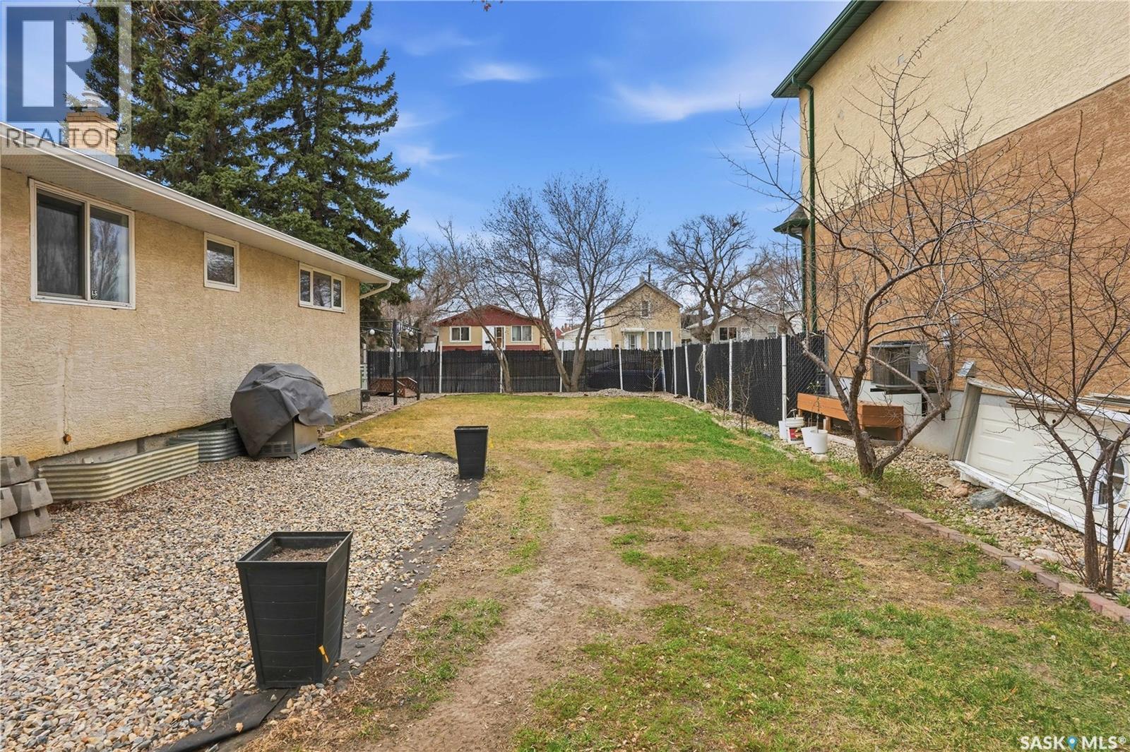 1630 1St Avenue N, Regina, SK - Outdoor