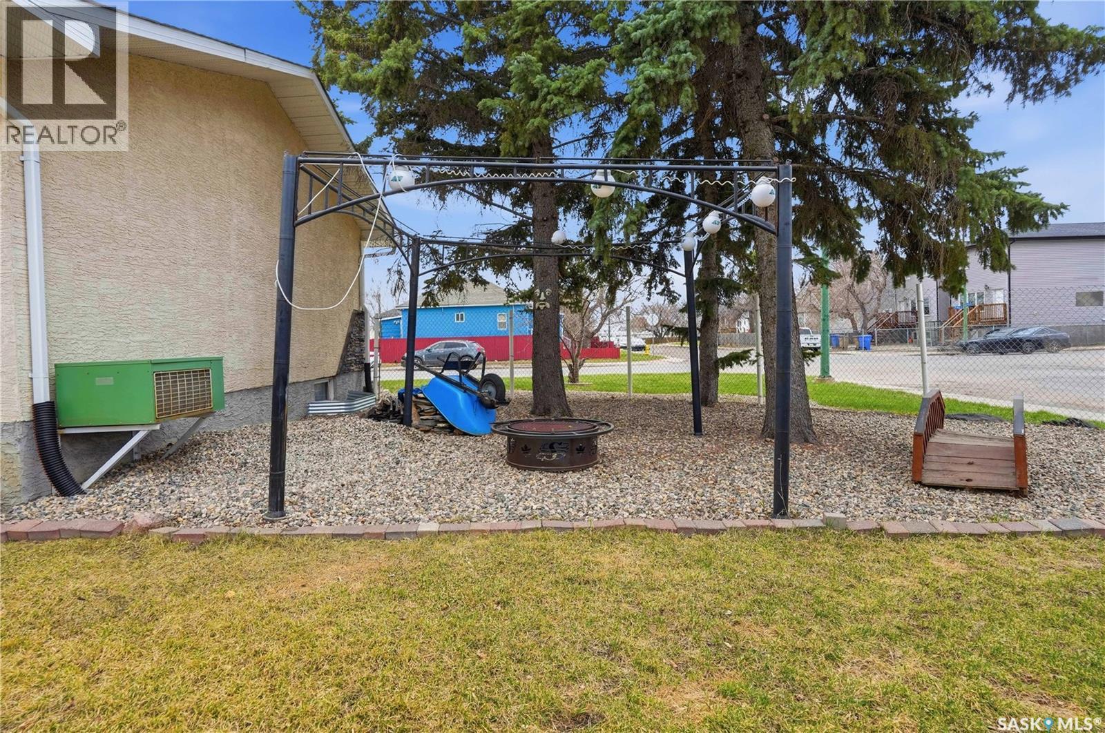 1630 1St Avenue N, Regina, SK - Outdoor