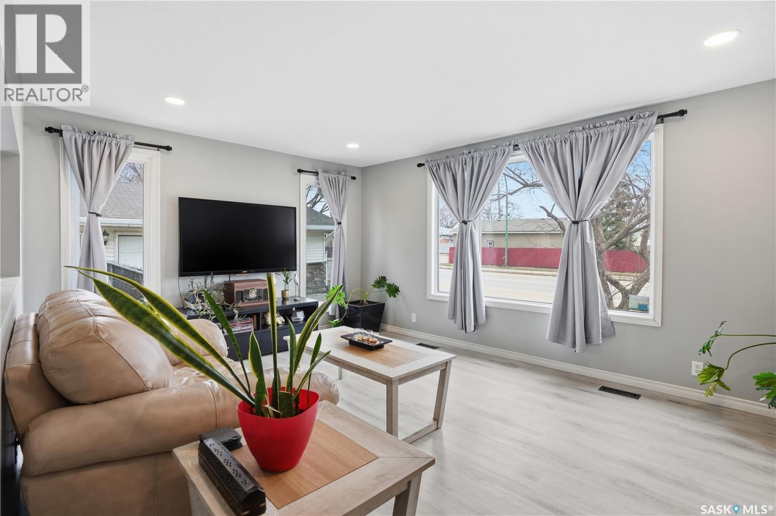 1630 1St Avenue N, Regina, SK - Indoor Photo Showing Other Room