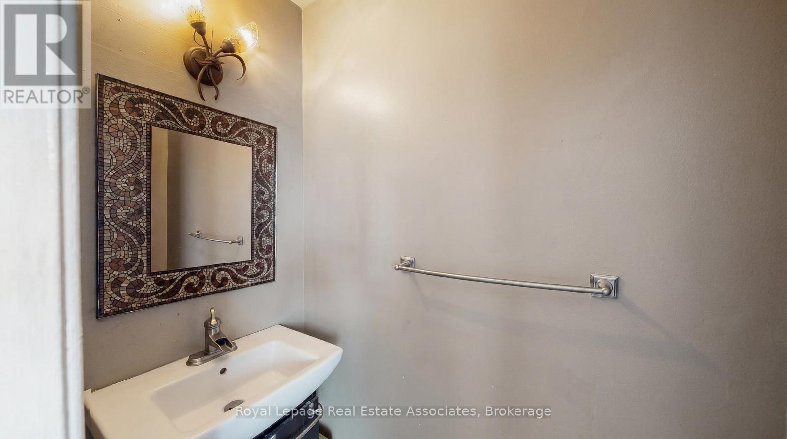 95 Quantrell Trail, Toronto, ON - Indoor Photo Showing Bathroom