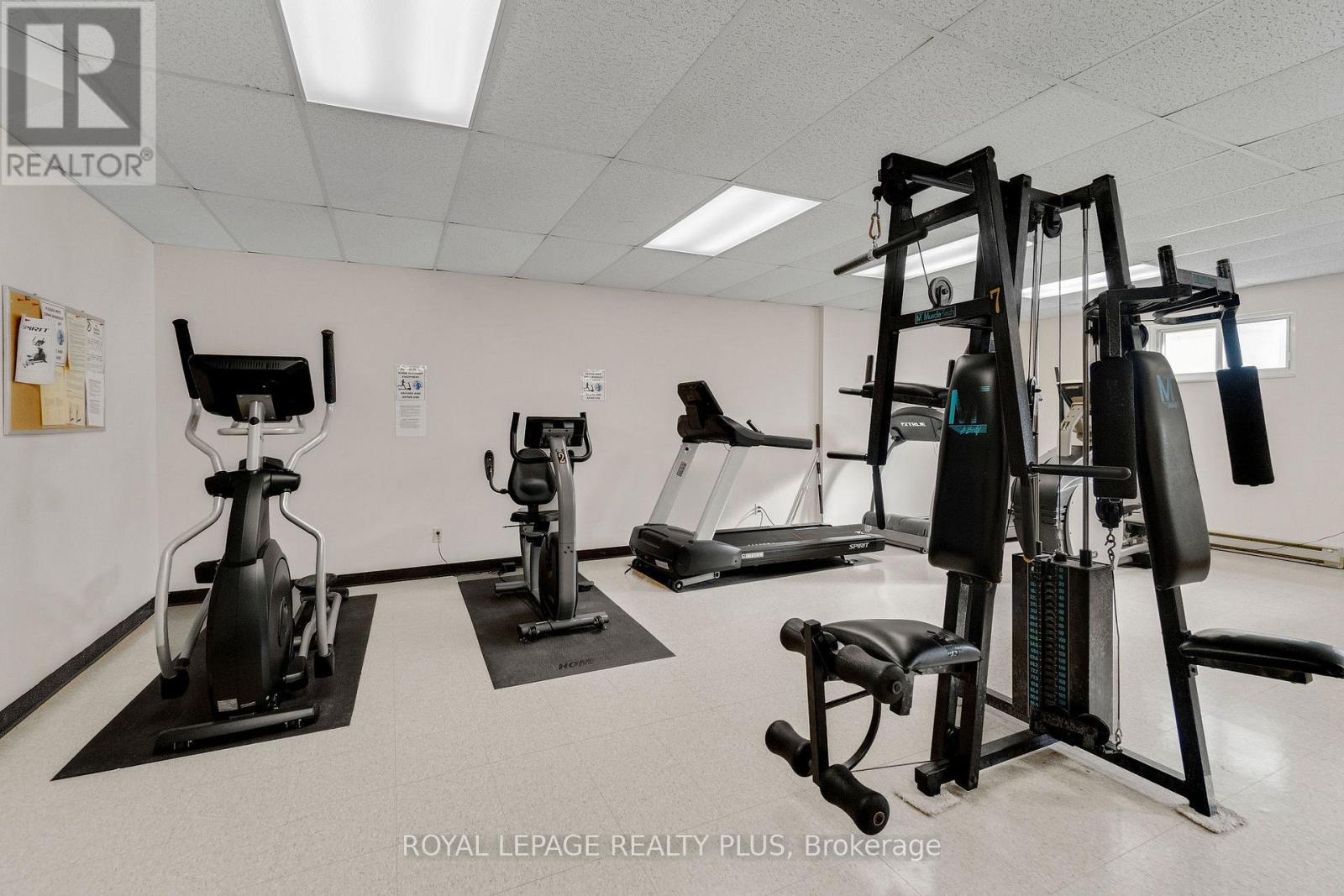 603 - 8 Christopher Court, Guelph, ON - Indoor Photo Showing Gym Room