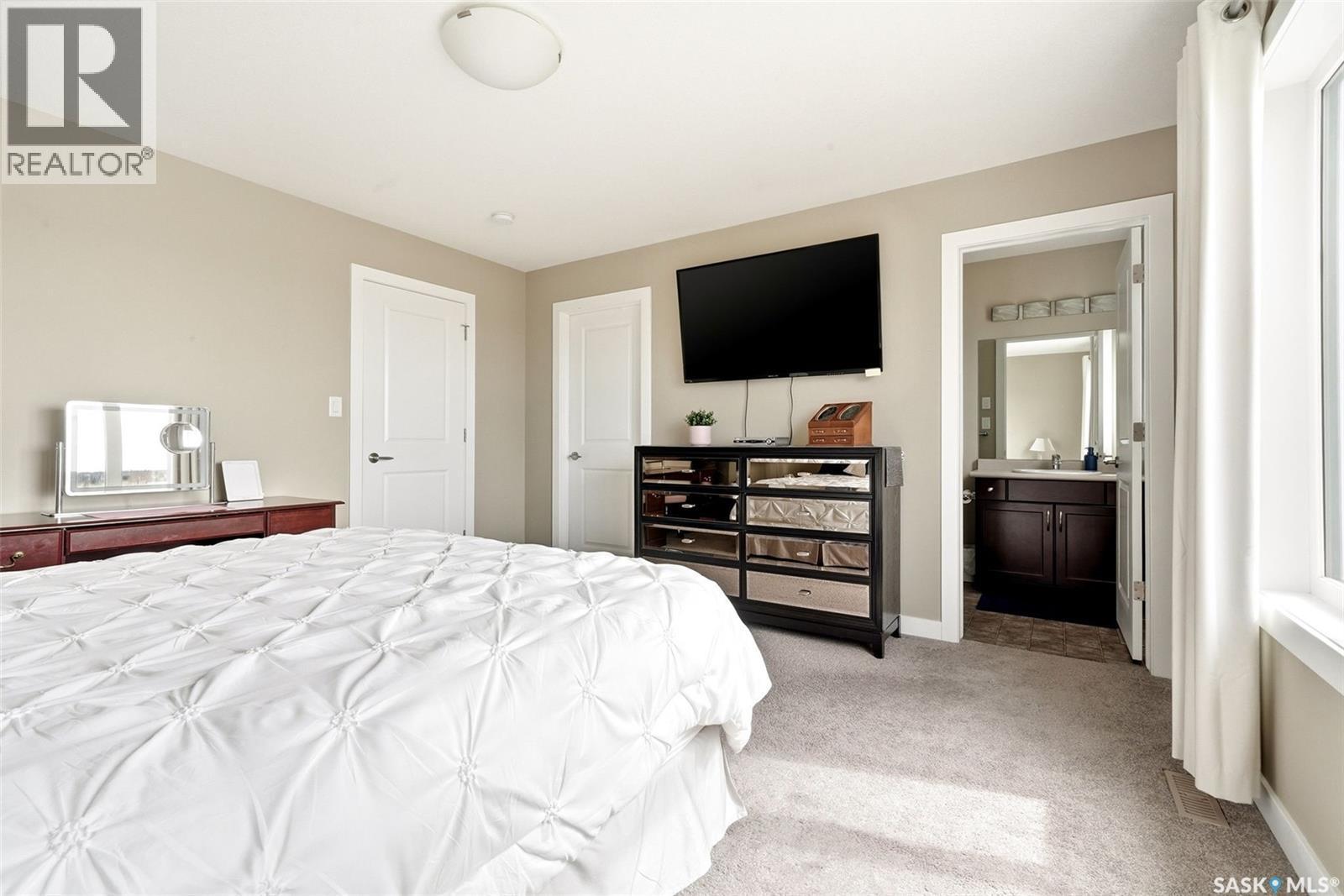 8849 Kestral Drive, Regina, SK - Indoor Photo Showing Bedroom