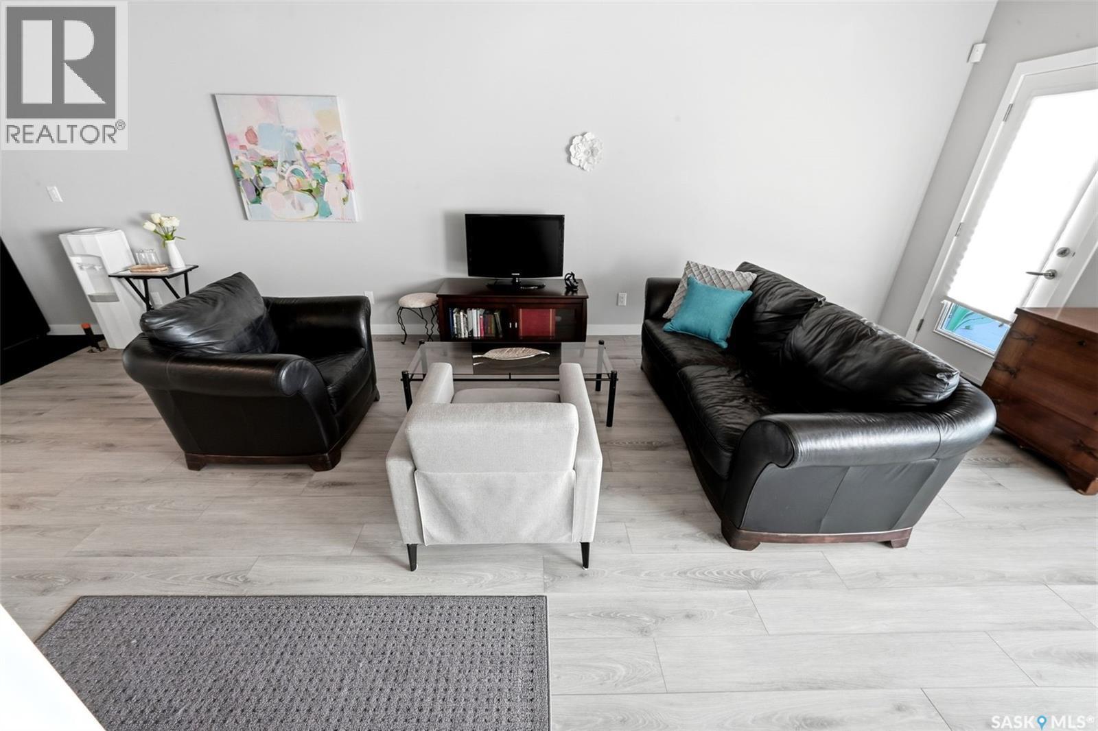 8849 Kestral Drive, Regina, SK - Indoor Photo Showing Living Room