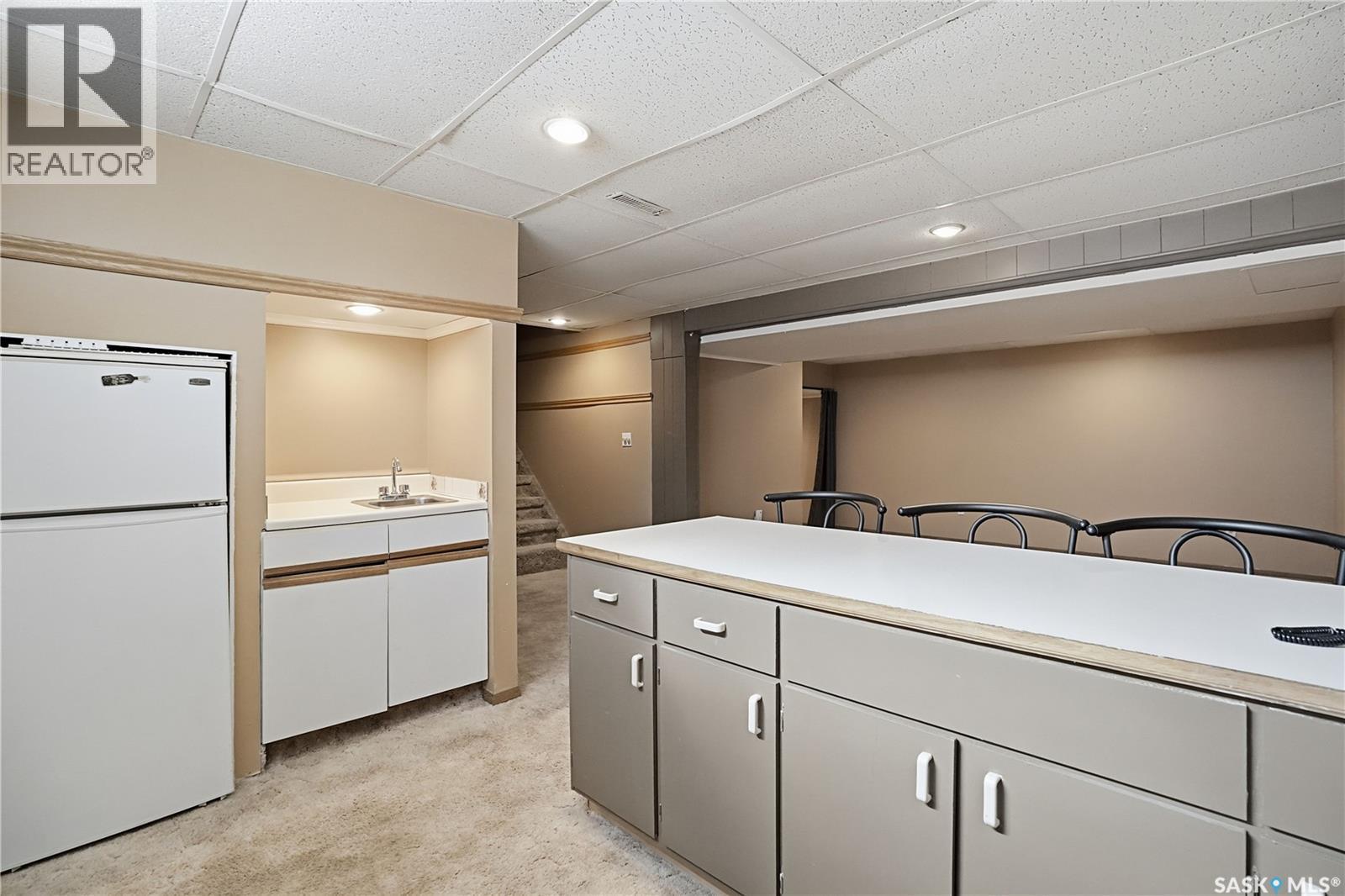2835 More Crescent E, Regina, SK - Indoor