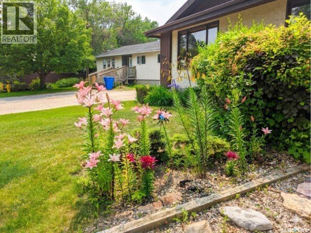2835 More Crescent E, Regina, SK - Outdoor