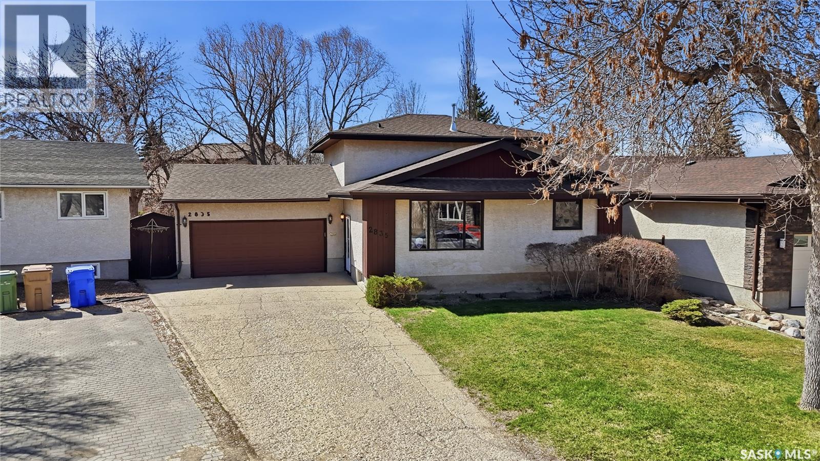 2835 More Crescent E, Regina, SK - Outdoor With Facade