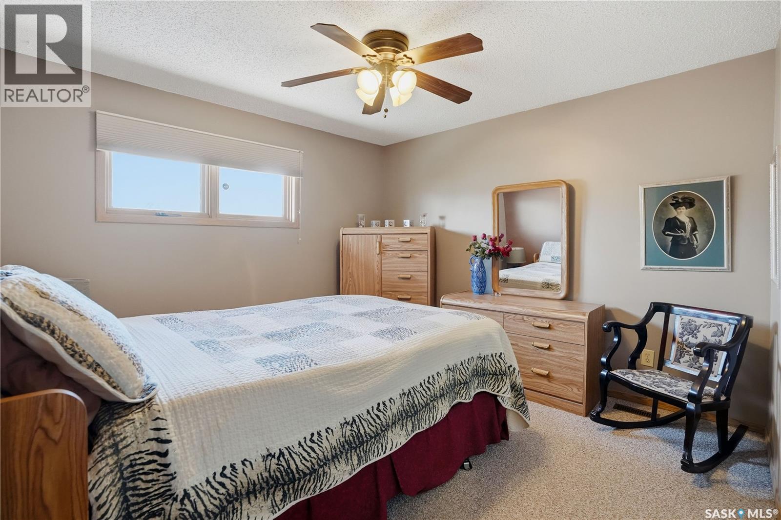 2835 More Crescent E, Regina, SK - Indoor Photo Showing Bedroom