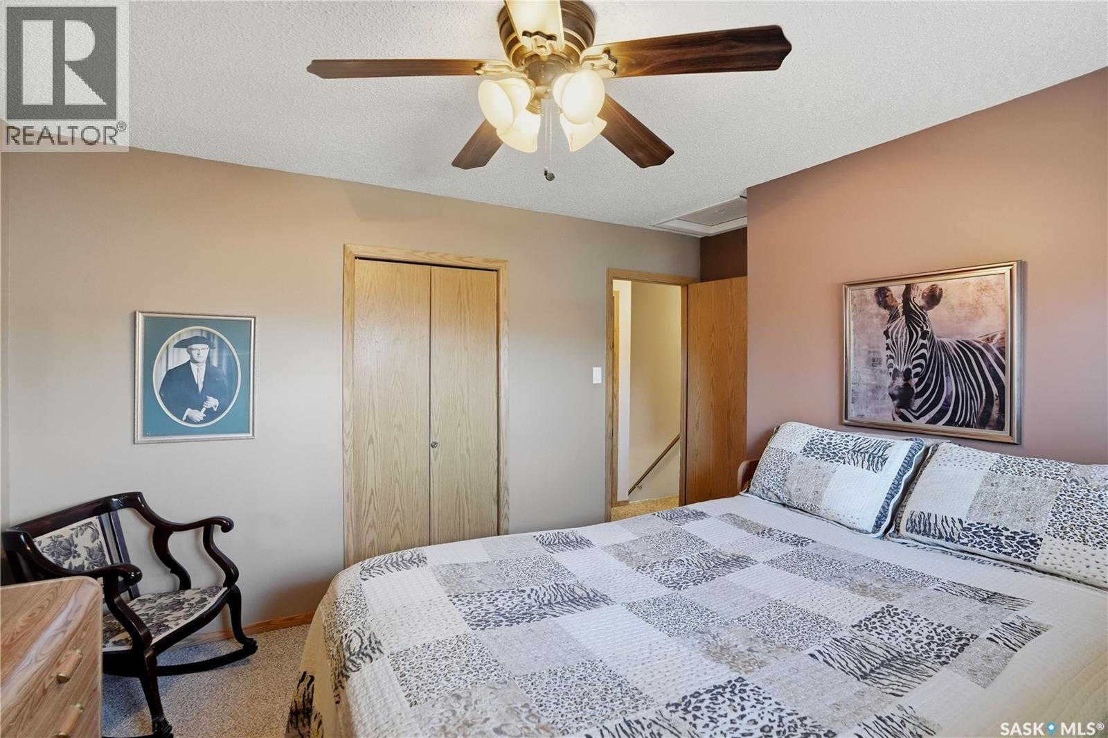 2835 More Crescent E, Regina, SK - Indoor Photo Showing Bedroom