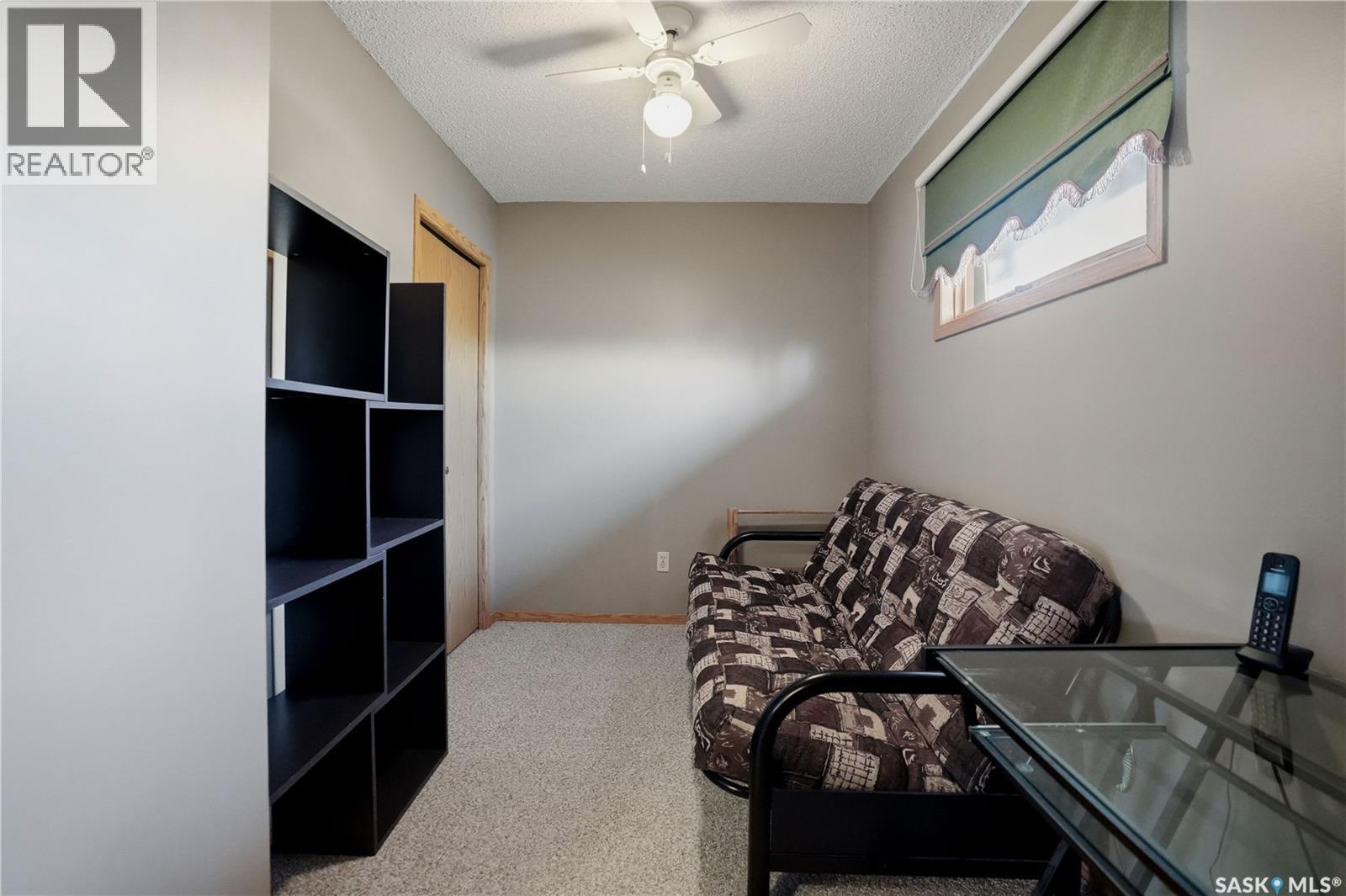 2835 More Crescent E, Regina, SK - Indoor