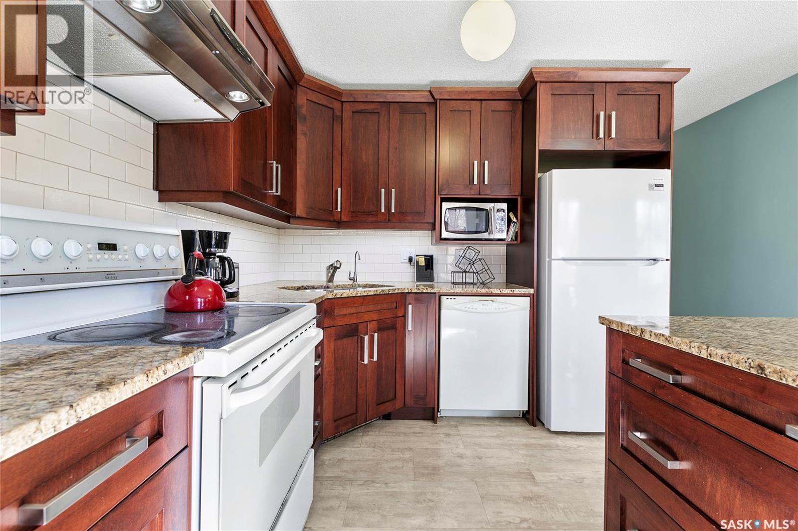 116 Stuart Street, Cupar, SK - Indoor Photo Showing Kitchen