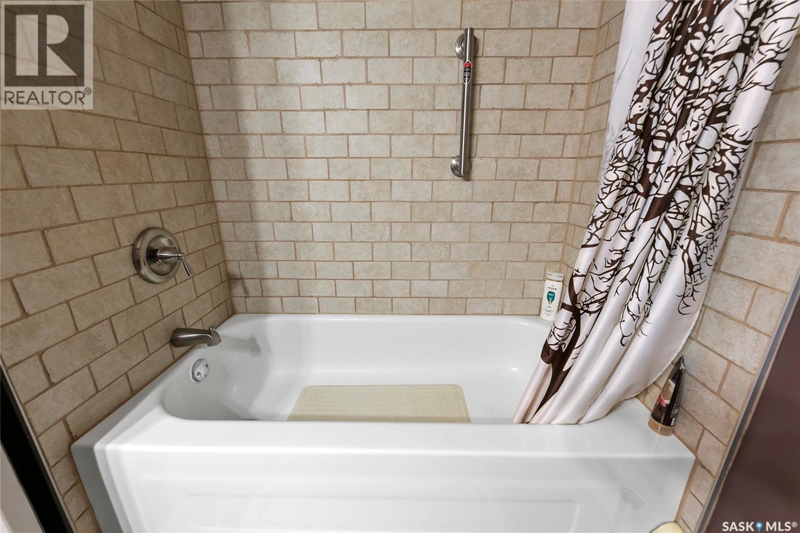 116 Stuart Street, Cupar, SK - Indoor Photo Showing Bathroom